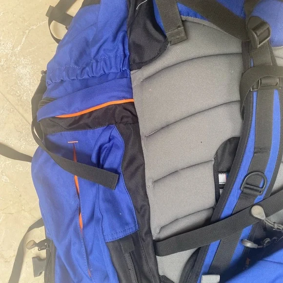 Traveling backpacking backpacker luggage blue black gray camping hiking - Picture 5 of 8